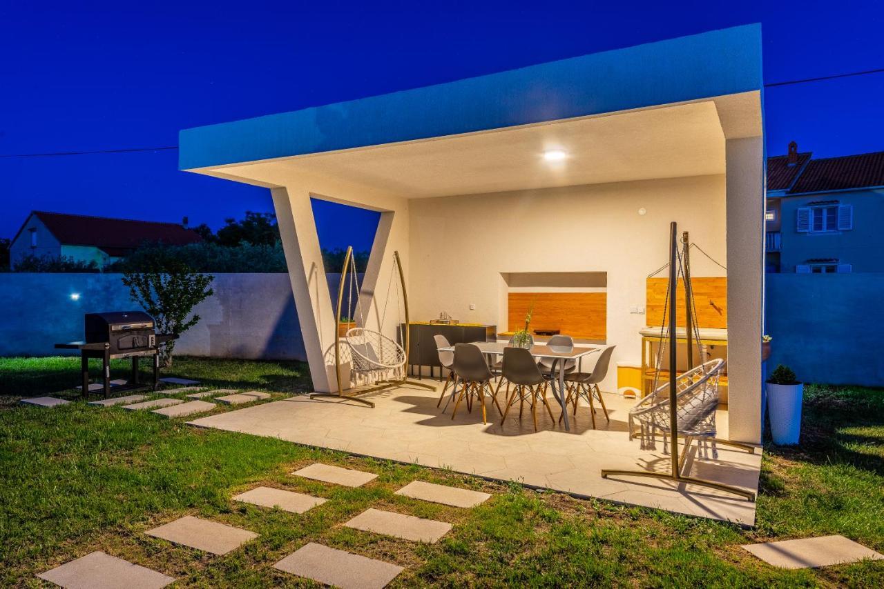 S&I Peaceful Holiday Home With Pool & Jacuzzi Galovac  Luaran gambar