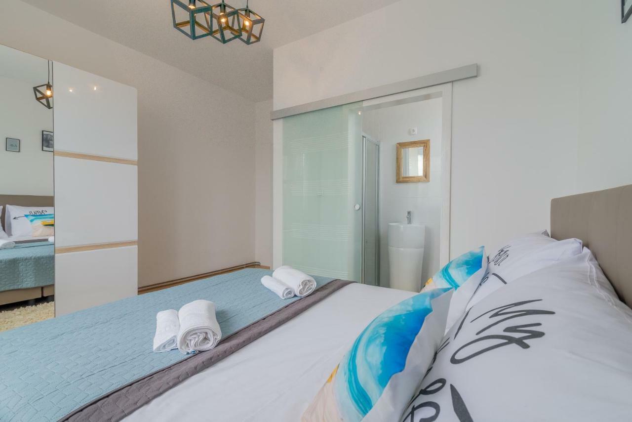 S&I Peaceful Holiday Home With Pool & Jacuzzi Galovac  Luaran gambar